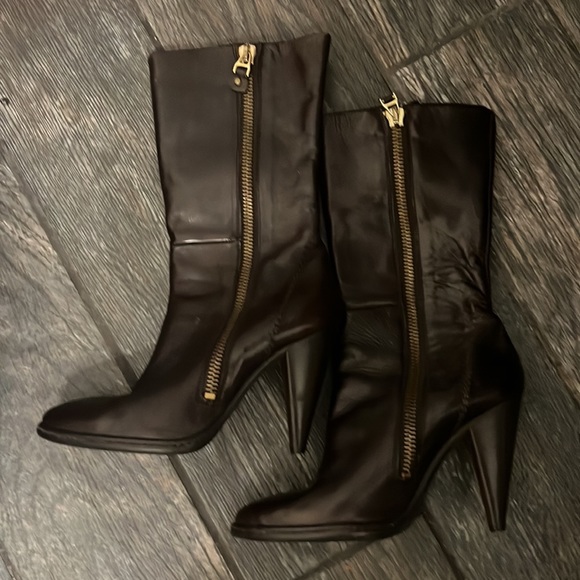 Gixus Brown Boots - Picture 3 of 3